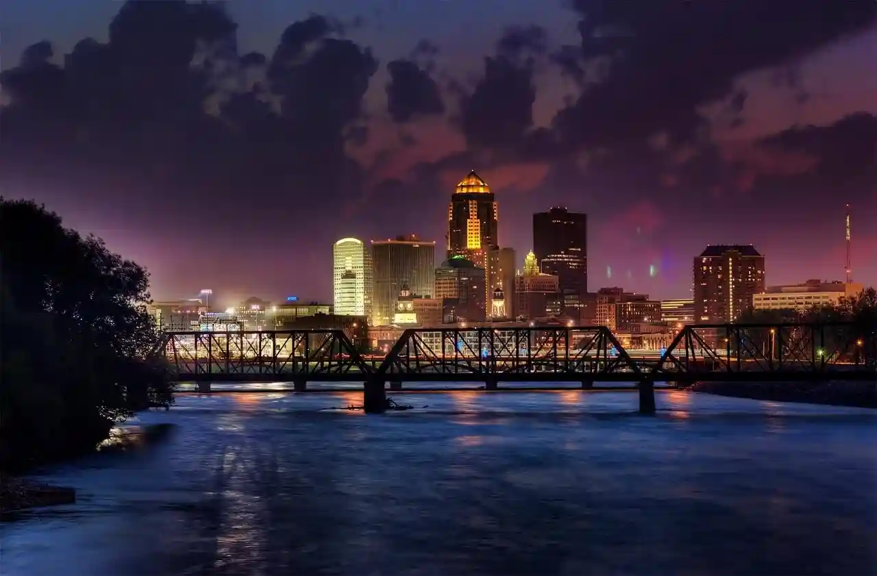 des-moines-city-night-lights (1)
